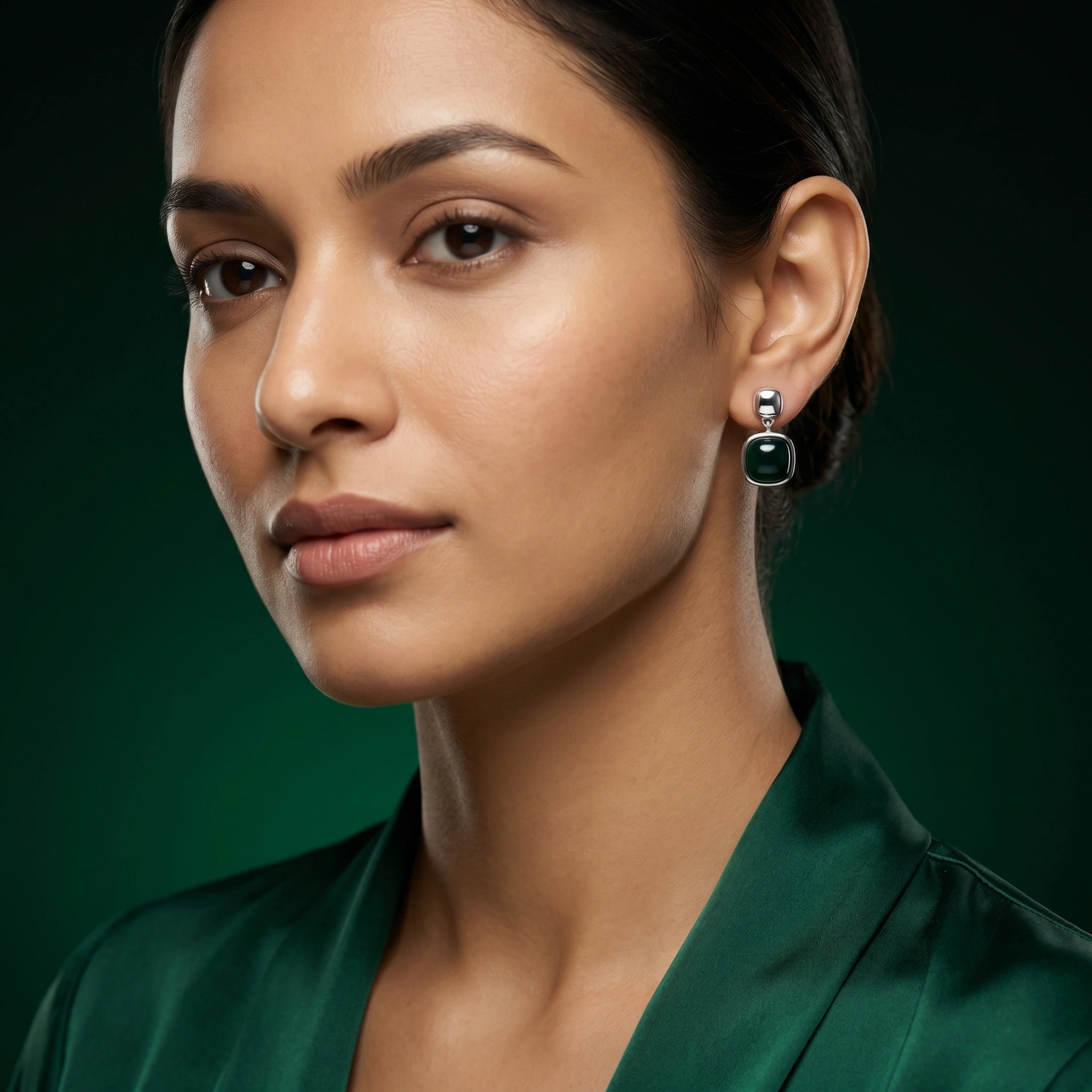 Emerald Dusk Cushion Bracelet - Image 2