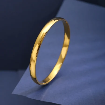 The Alencia Urban Sleek Gold Bangle