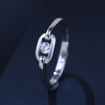 The Alencia Urban Serenade Link Solitaire Ring